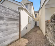 Spacious 1BR Home | City Center | Free Wifi