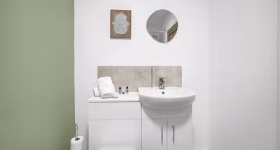 Spacious & Stylish - Free Parking - Fast Wifi