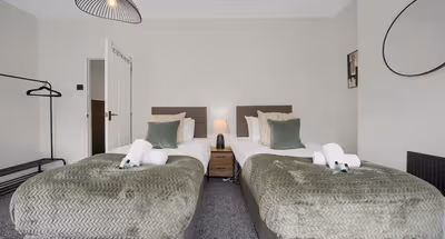 Chic & Modern - Cardiff Central House