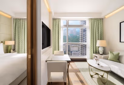 Oi Tak Street Apartments