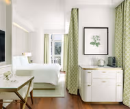 Oi Tak Street Apartments