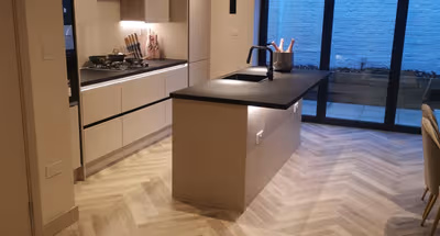 London 2BR Retreat with Free Parking & City Access