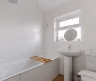 4 bed house, driveway, Hornchurch