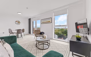Modern 2BR Urban Nest In Salford, Manchester for 4