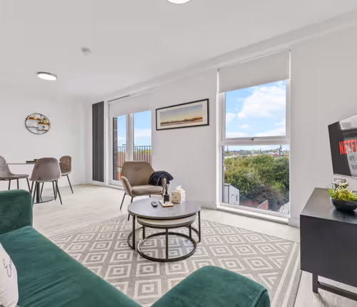 Modern 2BR Urban Nest In Salford, Manchester for 4