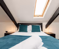 Spacious 4BR Home in Gateshead Sleeps 7 w/Parking