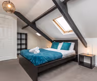 Spacious 4BR Home in Gateshead Sleeps 7 w/Parking