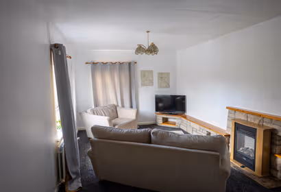 Charming 2BR Maisonette in Carlisle Center