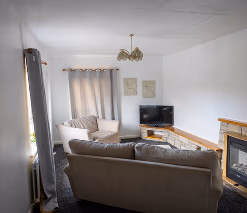 Charming 2BR Maisonette in Carlisle Center