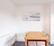 Coastal Charm 1BR Flat near the Sea Street Parking