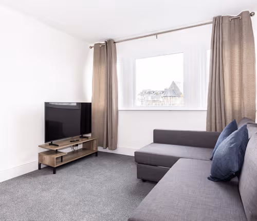 Coastal Charm 1BR Flat near the Sea Street Parking