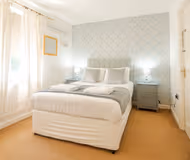 Group Retreat: Perfect Home with FREE Parking