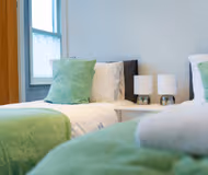 Charlotte House: Central 2BR 2BATH Retreat – Sleeps 6