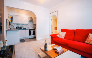 Cozy 1BR Seaside Apt in Brighton Marina Village