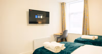 Stylish 3-Bed Flat Near Cardiff City Centre & Uni