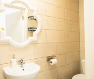 Stylish 3-Bed Flat Near Cardiff City Centre & Uni