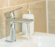 Stylish 3-Bed Flat Near Cardiff City Centre & Uni