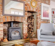 Stylish 2-Bed Home Close to Stansted Airport