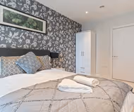 Elegant 2 Bedroom Flat Near Westfield Stratford