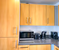 Modern 2 bed 2 bath in Bow