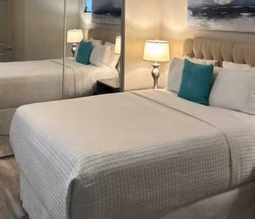 McKinnon St Apartment