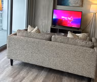 McKinnon St Apartment