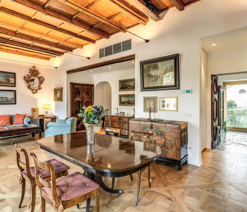 Authentic Roman Escape with Private Terrace & City views