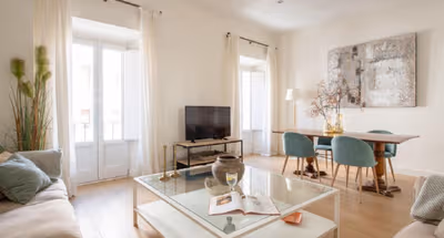 Spacious 2-Bedroom Apartment with City Views in Central Seville