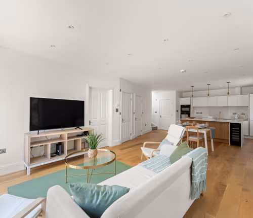 3bd Stylish Modern House l Ideal for Long Stays