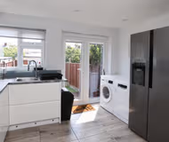 2 bed house with games room & parking