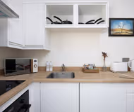 Immaculate Apartment | Historic Lincoln | Wi-Fi