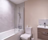Spacious Salford Quays Apartment, Prime Location