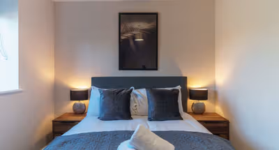 Spacious Salford Quays Apartment, Prime Location