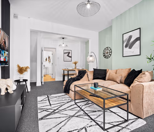 Modern 3 Bed House - Garden - Parking - Harborne