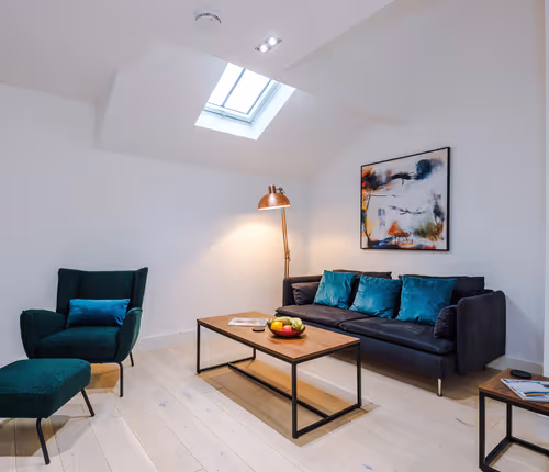 Luxury 4-Storey Townhouse - Private Rooftop - City Centre