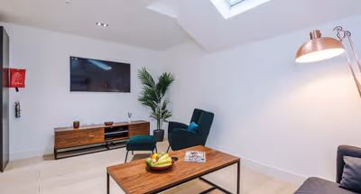 Luxury 4-Storey Townhouse - Private Rooftop - City Centre