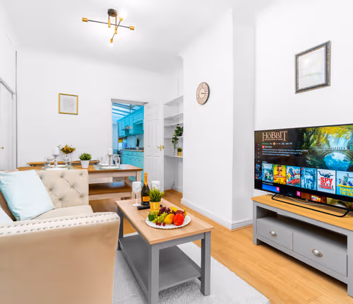 Stylish Three Bedroom House - Harborne - Parking - Garden