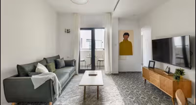 Two Bedroom Luxurious Apartment at Balfour Street 2