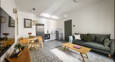 Two Bedroom Luxurious Apartment at Balfour Street 2