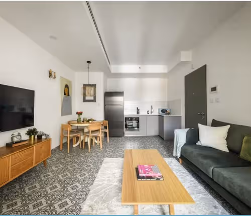 Two Bedroom Luxurious Apartment at Balfour Street 2