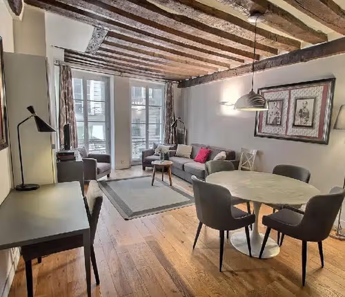 Palais Royal- A True Parisian Warmth Amid "Le Louvre & Tuileries", Mobility Lease Only