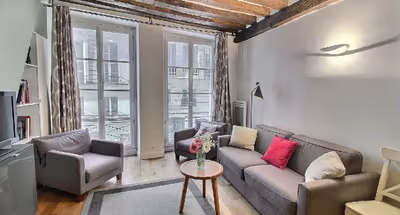 Palais Royal- A True Parisian Warmth Amid "Le Louvre & Tuileries", Mobility Lease Only