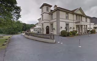 Manor Park Country House 01