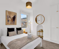 2 bedroom house near Canary Wharf with garden