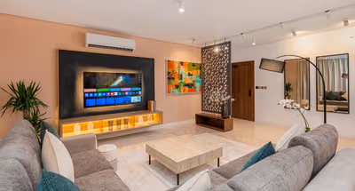 Modern 2 Bedroom Apartment in Al Mughrizat