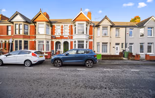 NEW! 5BR Home near City Centre with Garden