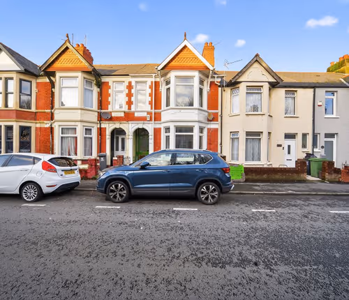 NEW! 5BR Home near City Centre with Garden