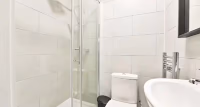 Modern 4BR Home in SE3 near North Greenwich and Kidbrooke Station Sleeps 7