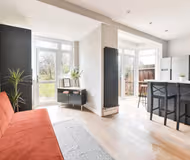 Modern 4BR Home in SE3 near North Greenwich and Kidbrooke Station Sleeps 7