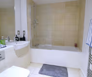 Royal Docks Modern Retreat EddingtonCourt Sleeps 5